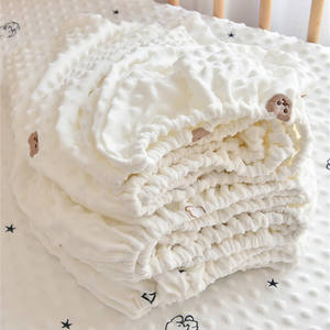 맞춤형 자수 아기 침대 시트 도트 무늬 밍키 피티드 시트 편안하고 피부 친화적인 아기 침대 커버 - Product Image 6