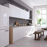 Rouleau de papier peint auto-adhésif de style brique et bois brillant blanc Revêtement mural décoratif imperméable pour meubles de cuisine et armoires