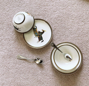 ชุดอาหารเซรามิกพอร์ซเลนลายม้าสวยงาม 28 ชิ้น ขายส่ง จานสำหรับงานแต่งงาน พร้อมโลโก้สั่งทำ สำหรับของขวัญทางธุรกิจ - Product Image 5