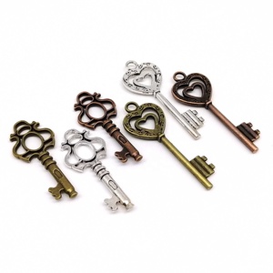 Chiave decorativa dall'aspetto antico per ciondoli Steampunk creazione di gioielli in metallo fai da te Retro rosso ottone antico argento Vintage - Product Image 5