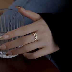 Anillo de Compromiso Dylam de Diseño Simple en Plata S925 con Diamantes de Circonia 5A en Forma de Mariposa para Uso Diario - Product Image 4