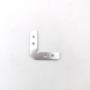 Support d'angle en aluminium 62x16mm, connecteur à 4 trous à angle droit pour porte d'armoire, cadre en verre, quincaillerie de meubles - Product Image 2