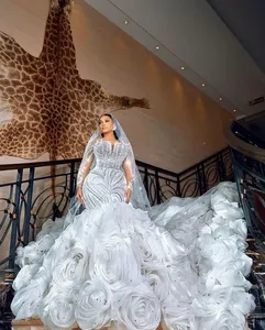 Vestido de Novia de Encaje de Alta Calidad Personalizado 2026, Estilo Vintage Elegante, Estilo Sirena Real, con Cintura Ajustada y Cola de Capilla - Product Image 5