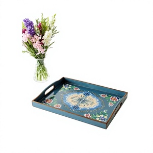 Bandeja de Servir Decorativa para el Hogar, de Madera Ecológica, Hecha a Mano, con Impresión Floral o Animal Personalizada, Apta para Lavavajillas y Microondas - Product Image 3