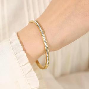 Bracelet jonc ouvert en acier inoxydable plaqué or 18 carats avec zircon cubique, modèle 2026, pour femme, style clou, idéal pour couple - Product Image 3