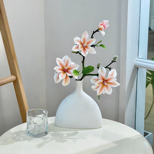 Arreglo de Flores Artificiales de Magnolia, Hecho a Mano con Seda, Decoración Moderna para el Hogar, Accesorios para Bodas - Product Image 1