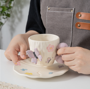 Juego de <span class=keywords><strong>Taza</strong></span> y Platillo de Porcelana con Diseño de Mariposa Rosa y Morada en Relieve 3D, Pintado a Mano, Estilo Rústico Elegante, Ecológico - Product Image 5