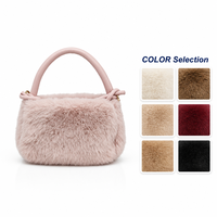 Sac fourre-tout mini carré de luxe en fausse fourrure de vison pour femme, doux, moelleux, sans perte de poils, en polyester, avec fermeture à fermoirs Koo