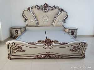 Luxury <b>Royal</b> Antique Hand-Carved Solid Wood Wedding <b>Bed</b> Custom Crafted for Premium Bedroom Interiors - Product Image 3