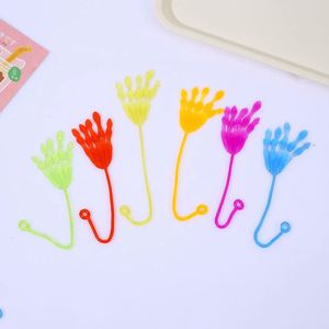 Mains de fantôme collantes en gel souple pour Halloween, mini-jouets adhésifs pour vendeurs de rue et divertissement sensoriel - Product Image 3