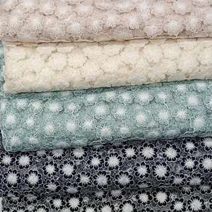 高品质纯色刺绣面料 网眼面料 小花朵刺绣 女式夏季服装 - Product Image 2