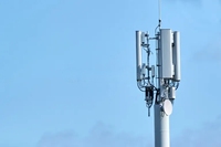 Fabricant de tours monopôles à joint coulissant pour applications de télécommunications et de communication en extérieur