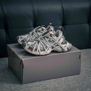 Zapatos de Lona de Alta Gama con Cordones y Malla, Marcas de Lujo con Nuevos Elementos de Diseño Modernos que Representan el Estilo de Diseñador de Alta Gama - Product Image 4