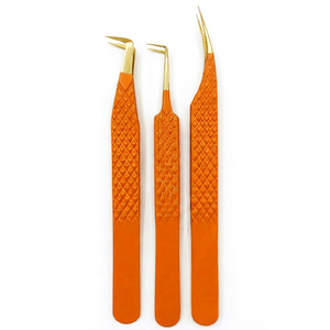 Ensemble de pinces à sourcils premium en acier inoxydable orange, à pointe inclinée, écologiques, durables, pour isolation de volume, courbées et de précision - Product Image 1