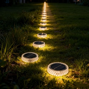 Lampes solaires circulaires en forme de diamant pour l'éclairage extérieur des jardins, pelouses, allées et paysages, idéales pour les villas et cours. - Product Image 3