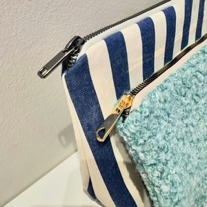 Trousse de maquillage en coton à rayures pour femmes bon marché avec fermeture à glissière et logo personnalisé - Product Image 5