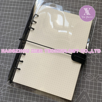 Couverture de planificateur en PVC transparent A5 personnalisée, boucle élastique noire pour classeur à feuilles mobiles, couverture de cahier en plastique avec fermoir en cuir PU