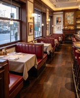 Banquette de restaurant sur mesure avec sièges rembourrés en cuir PU, table en bois et chaise en bois courbé pour restaurant de pizzas
