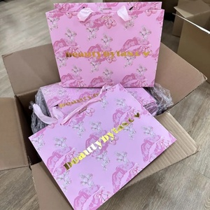 Emballage en carton boutique en tissu personnalisé de marque sac cadeau en papier rose <span class=keywords><strong>bon</strong></span> <span class=keywords><strong>marché</strong></span> mat avec votre propre logo pour les petites entreprises - Product Image 3