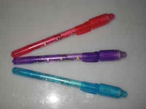 Bolígrafo Secreto de Doble Punta OEM con Luz UV, Bolígrafo Invisible, Marcador Textil para Mensajes <span class=keywords><strong>Secretos</strong></span> en Tela - Product Image 5