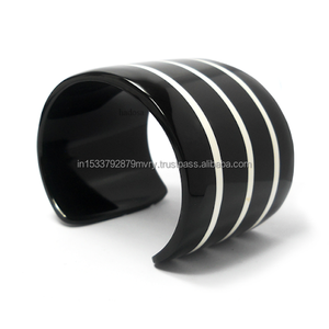 Pulsera de mano personalizada con bocina, brazalete hecho a la moda, multicolor, pieza de diseño - Product Image 6