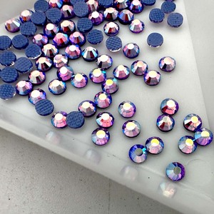 Piedras <span class=keywords><strong>de</strong></span> Cristal Termoadhesivas Planas <span class=keywords><strong>de</strong></span> Vidrio AB Violeta SS6 SS10 SS16 SS20 para Empaque a Granel <span class=keywords><strong>de</strong></span> Fábrica, Colores AB - Product Image 2