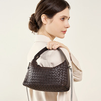 Nouveau Sac Bandoulière en Cuir Véritable Tressé 2026, Sac à Main en Peau de Mouton avec Chaîne, Sac Oreiller Souple pour Femme avec Fermeture Éclair