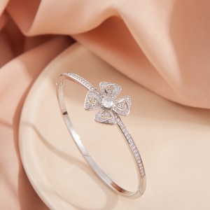 Four Leaf Clover <b>Bracelet</b> Gold Silver <b>Copper</b> Alloy Channel Setting Jewelry Unisex Anniversary Gift - Product Image 2