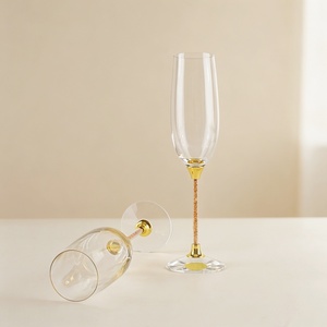 Flûtes à Champagne 230ml faites à la main de luxe élégant en forme de <span class=keywords><strong>tulipe</strong></span> en argent avec bordure en argent pour la fête - Product Image 6