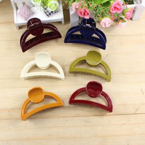 กิ๊บติดผมพลาสติกขนาดใหญ่ คละสี 12 ซม. กิ๊บหนีบผมแบบสบายๆ - Product Image 1