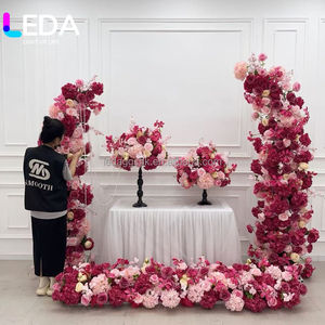 Arreglo de Rosas Artificiales Rosa Intenso LEDA para Camino de Mesa, Arco de Flores para Boda, Decoraciones Florales para Boda - Product Image 1