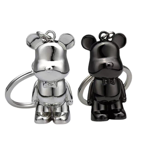 QYS Llavero Metálico 3D Oso Creativo con Mosquetón de Aleación y Logo Personalizado - Product Image 1