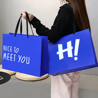 Sacs en matériaux recyclés de haute qualité, sacs de shopping personnalisés de luxe avec gaufrage, légers, multi-usages, portables, pour vêtements