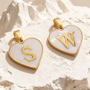 Colgante de Acero Inoxidable Dorado con Letras de Corazón de Fritilaria de Lujo Ligero, Regalo de Boda DIY en Inglés, Pulsera y Collar para Fiesta - Product Image 1