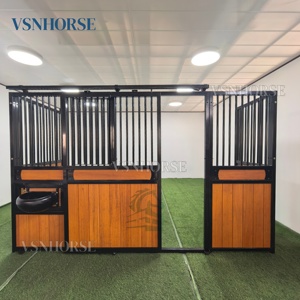 Puesto de <span class=keywords><strong>caballos</strong></span> de lujo con puerta corredera Ventana cuadrada Paneles frontales estables de <span class=keywords><strong>caballos</strong></span> galvanizados de alta resistencia para Granero ecuestre moderno - Product Image 3