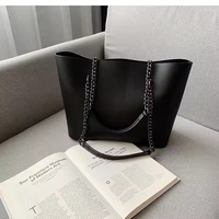 Sac à bandoulière en PU durable pour femme avec fermeture éclair, détail chaîne, motif bonbon – Indispensable pour les trajets quotidiens toutes saisons