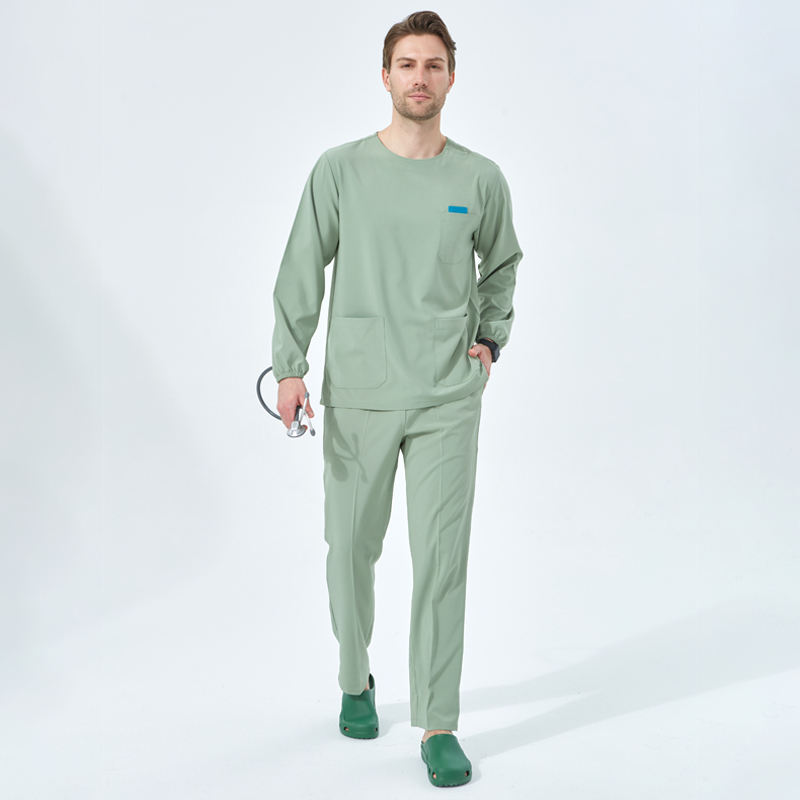 เสื้อแขนยาวสีเขียวมิ้นท์