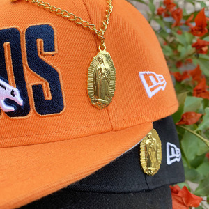 Cadena para Sombrero con Pin Metálico Ovalado de la Virgen María, Accesorio de Golf, Sin Níquel - Product Image 1