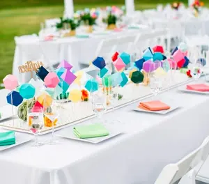ผ้าปูโต๊ะสีขาวสำหรับงานปาร์ตี้ทรงสี่เหลี่ยมผืนผ้าผ้าปูโต๊ะสำหรับปิกนิกงานแต่งงาน