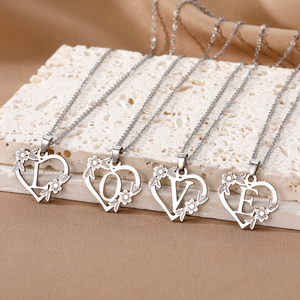Collar de Moda con Colgante de Letra Inicial del Alfabeto con Forma de Corazón y Flor, en Acero Inoxidable, Color Oro y Plata, para Mujer - Product Image 4