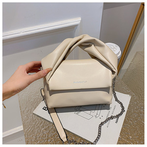Hot Selling Designer PU Leather Pleated Hand Held Handle Chain Women Shoulder Crossbody Bag Fashionable Texture - Product Image 1
