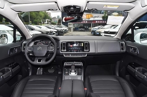 Citroën C6 d'occasion 2023 – Édition Commémorative 400THP Berline FWD 211 CV 1.8L 8AT 4.98m – Confort Français de Luxe - Product Image 3