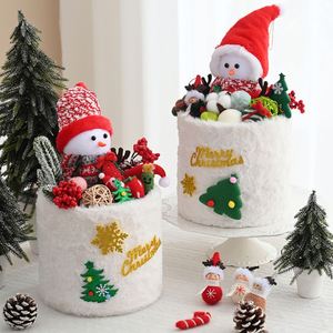 Lot d'accessoires en feutre DIY de Noël en gros : formes de bonhomme de neige et de renne pour décorations personnalisées - Product Image 4