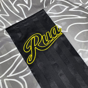 เสื้อฟุตบอลลายทางคลาสสิคแบบสั่งทำ ผ้าโพลีเอสเตอร์ พิมพ์ลาย ระบายอากาศได้ดี ทรงบ็อกซี่ โอเวอร์ไซส์ - Product Image 4