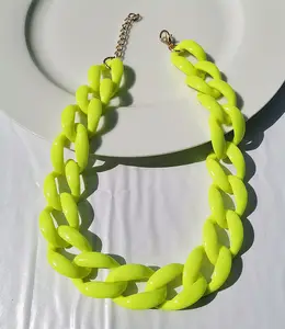 Trend alle-spiel mode fluoreszierende acryl halskette sommer neon halskette schlüsselbein kette halskette