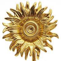 Superbe Assiette 3D Tournesol Doré avec Poignées Métalliques – Idéale pour Snacks, Bonbons, Pâtisseries, Gâteaux – Étanche et Durable – Décoration Maison