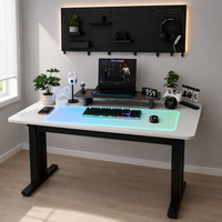 Non solo un tappetino RGB per scrivania: un nuovo strato di illuminazione per la tua postazione di gioco |   Tappetino da Scrivania RGB a Superficie Completa per Configurazioni Gaming e Creator
