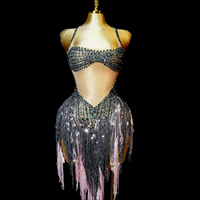 Mini-robe de scène Gunmetal Argent Rose à franges et strass, style Latin Diva, à pampilles pour mouvements dynamiques, pour Showgirl et Drag Queen, Vente en gros