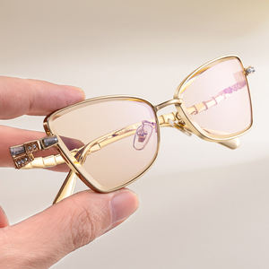 KAJILA ファッション トレンド デザイナー カスタムロゴ メタル キャットアイ ダイヤモンド付き UV400保護 シェード サングラス 女性用 - Product Image 4