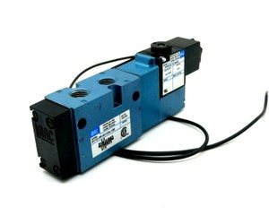 811C-PP-611AA-152ตัวควบคุม PLC โมดูล24VDL 8AI ใหม่ของแท้6AO สินค้าใหม่ - Product Image 1